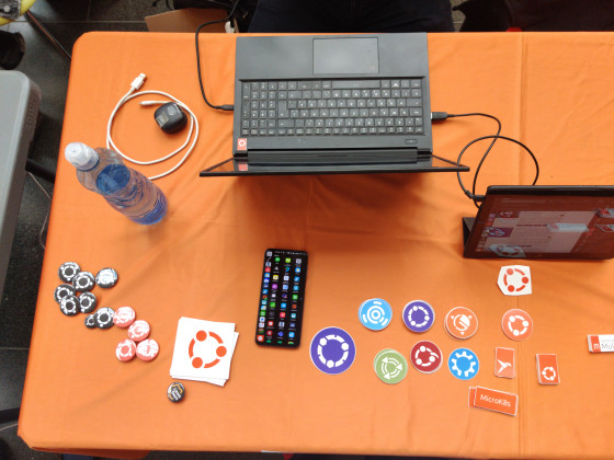 Canonical Ubuntu stól