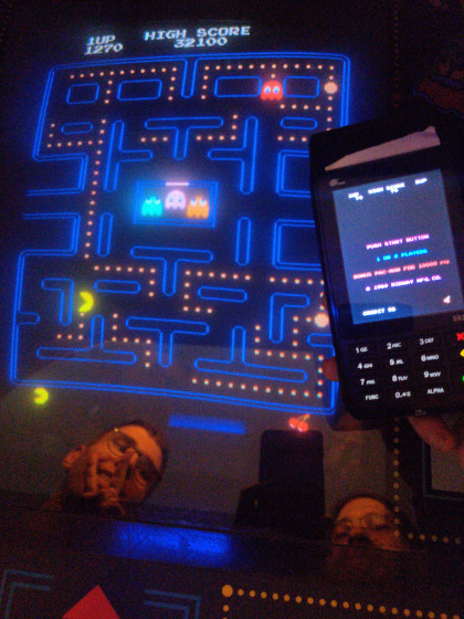 PAX MAN a PAC MAN arkádovka, pozdravujem SinDiKat