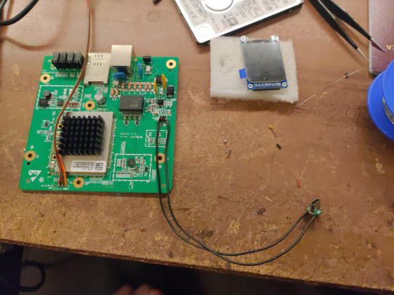 Pohľad na UART a power mody.