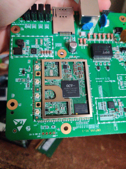 Pohľad na ten LG703_V1.0 SoM samotný