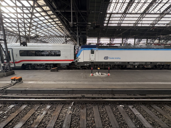 ...PULLING ICE WAGONS???