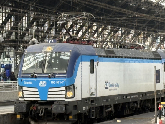 A České dráhy locomotive...