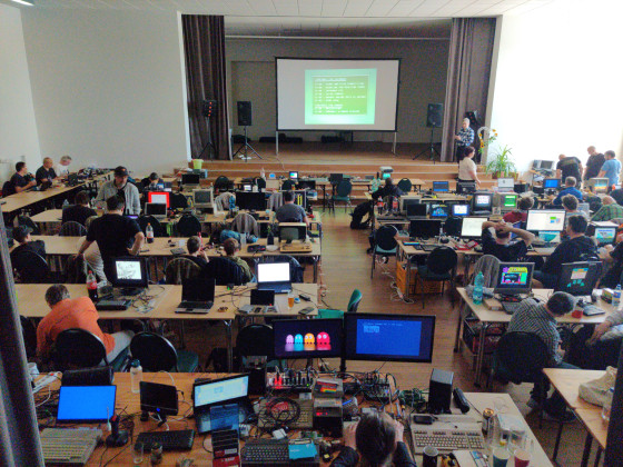 Partyplace, pohled zezhora, čas 12:43